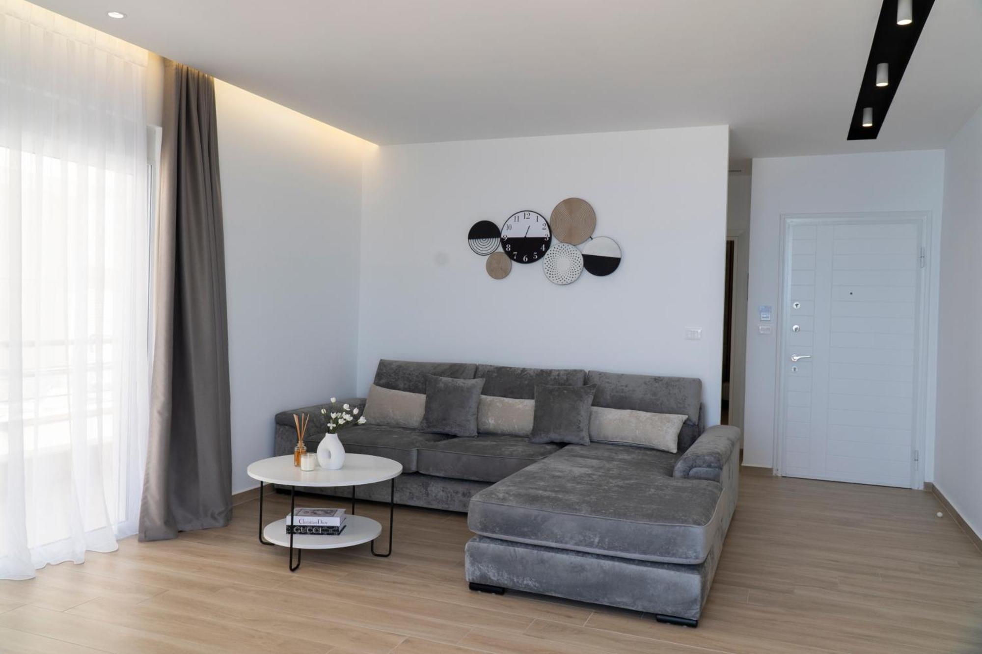 Mateo Apartments Sarandë Exteriör bild
