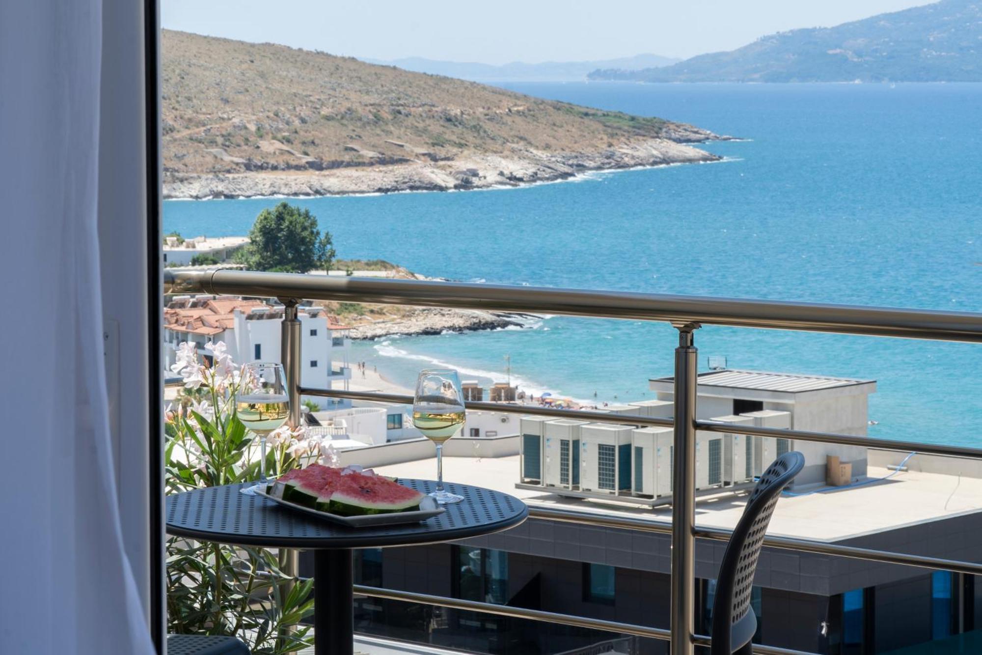 Mateo Apartments Sarandë Exteriör bild