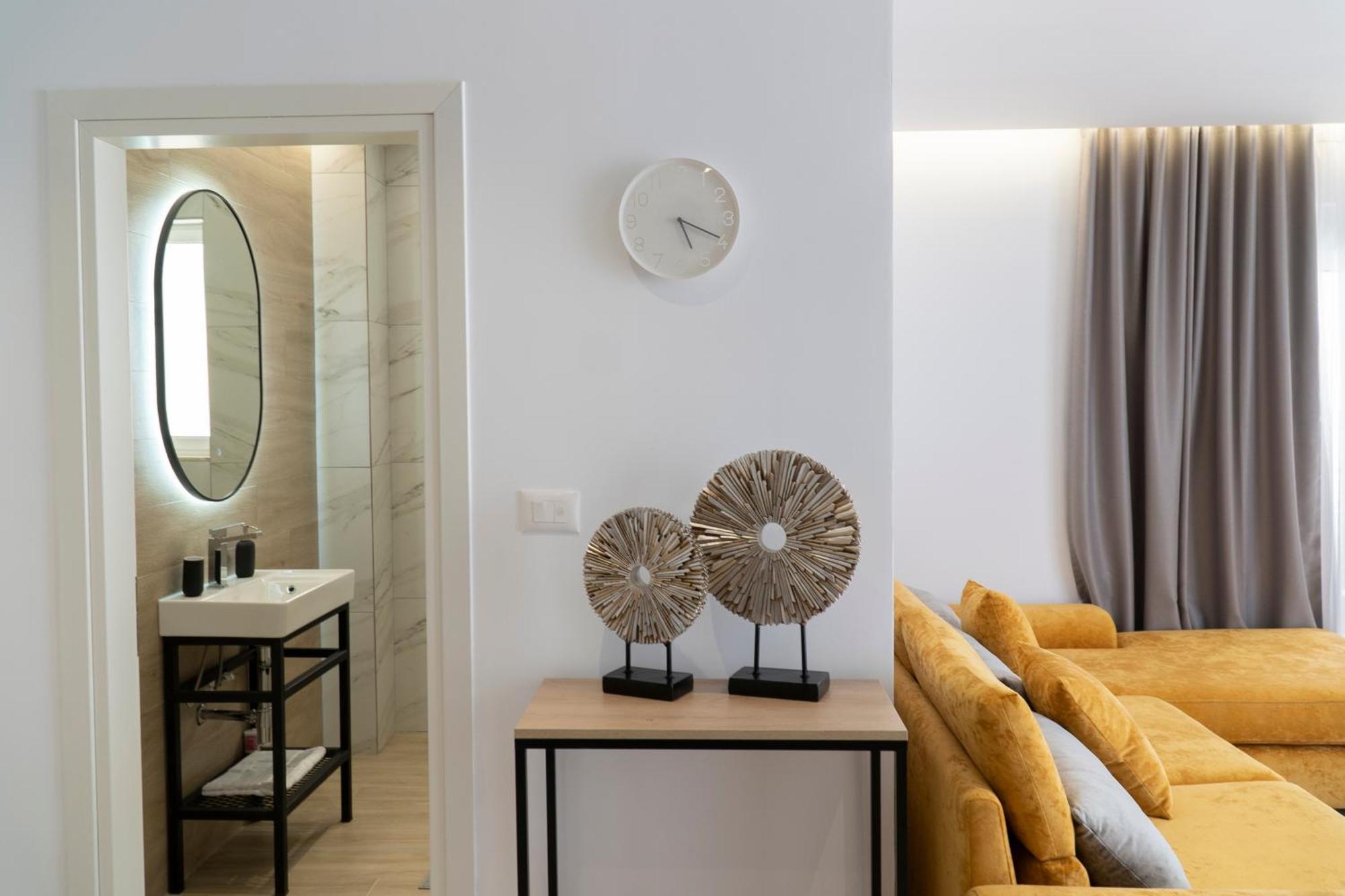 Mateo Apartments Sarandë Exteriör bild