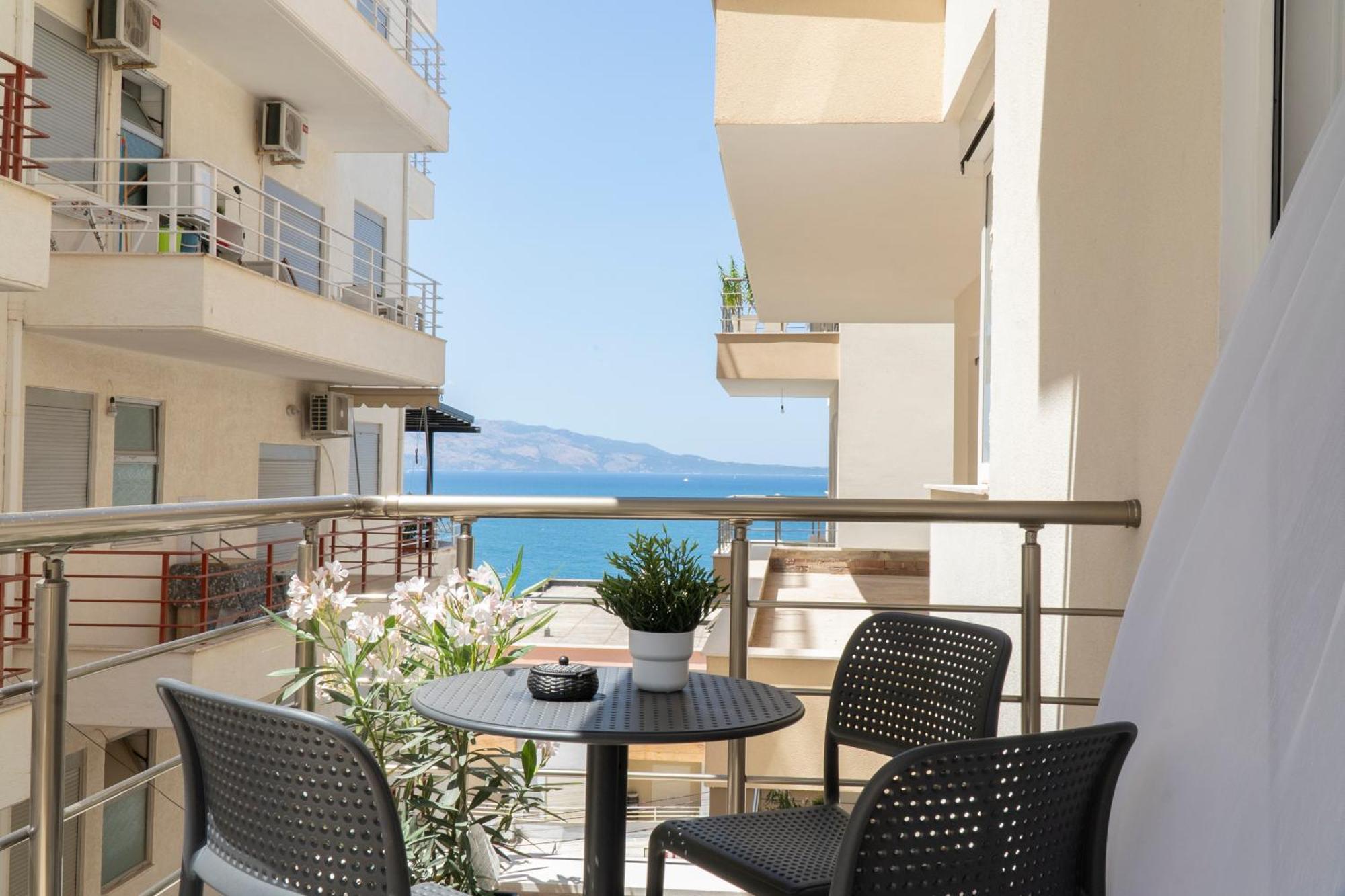 Mateo Apartments Sarandë Exteriör bild