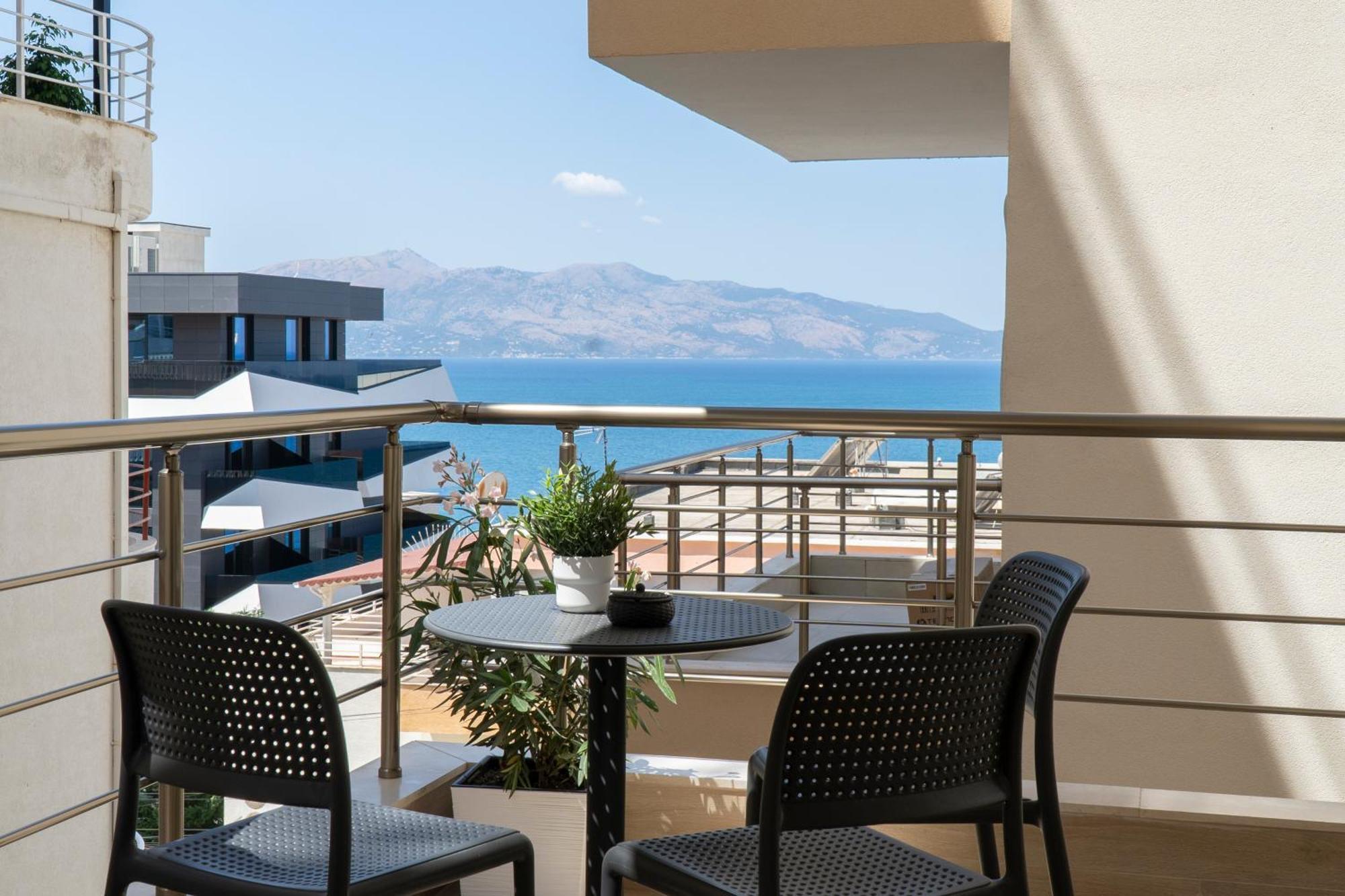Mateo Apartments Sarandë Exteriör bild