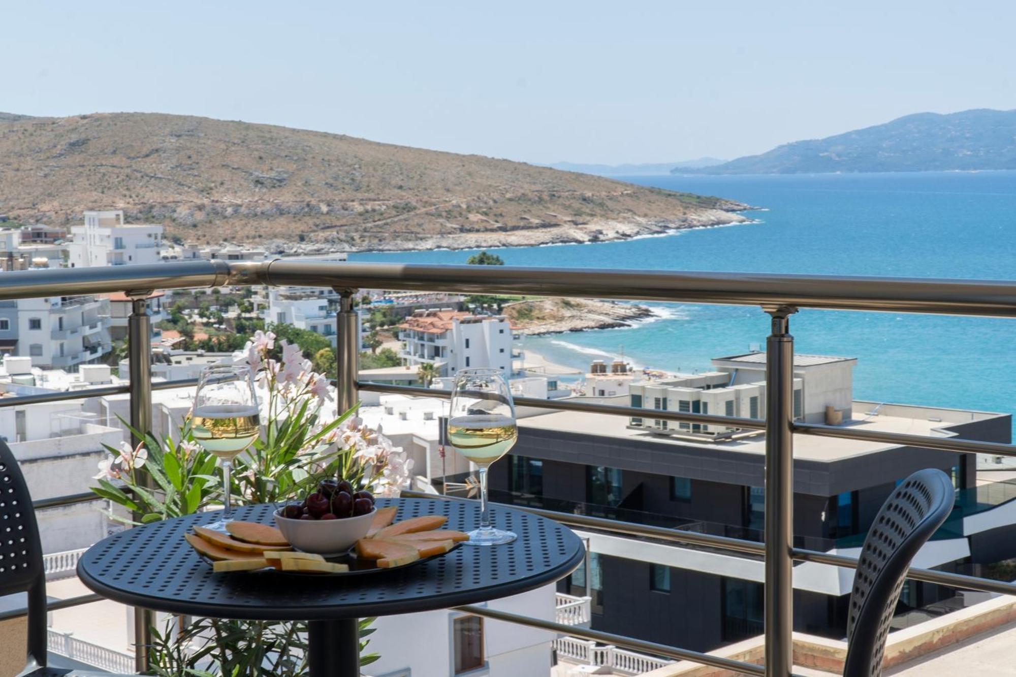 Mateo Apartments Sarandë Exteriör bild